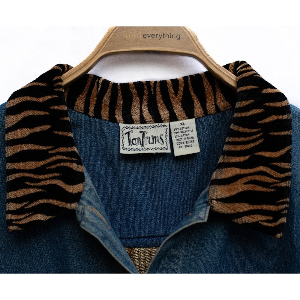 Vtg Tantrums Denim Jacket Womens XL Tiger Embroidered Velvet Collar Safari India - Picture 11 of 12
